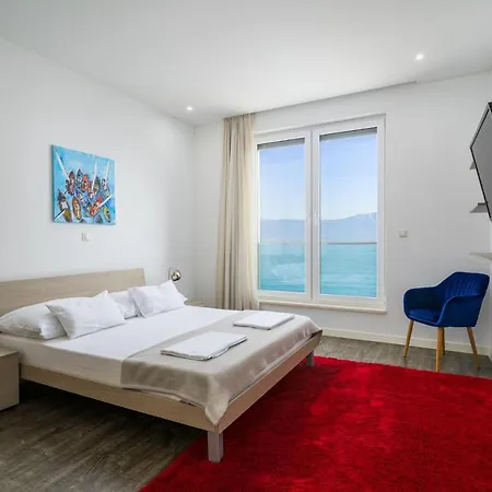 Acadia Beach Villas Слатине