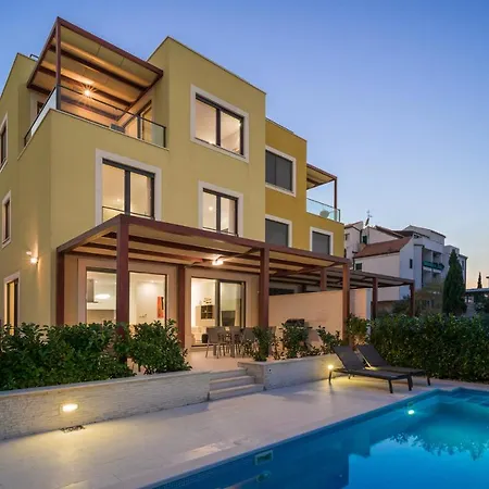 Acadia Beach Villas Вилла *