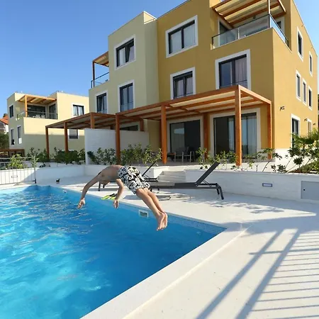 Вилла Acadia Beach Villas Слатине
