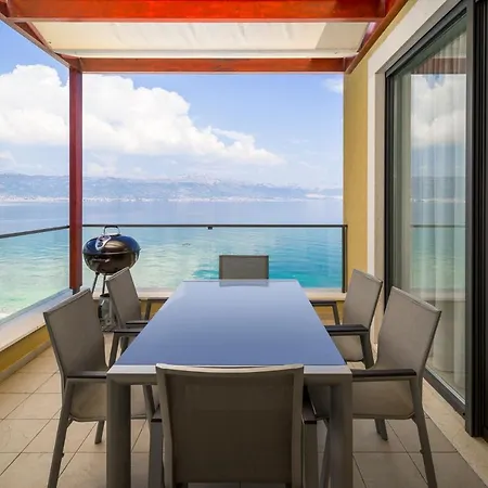 Acadia Beach Villas Слатине