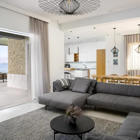 Acadia Beach Villas * Слатине
