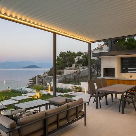 Вилла Acadia Beach Villas