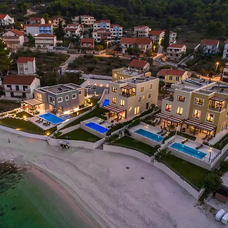 Вилла Acadia Beach Villas Слатине