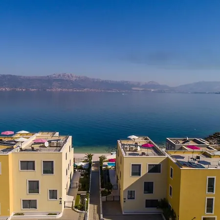Beach Villa *